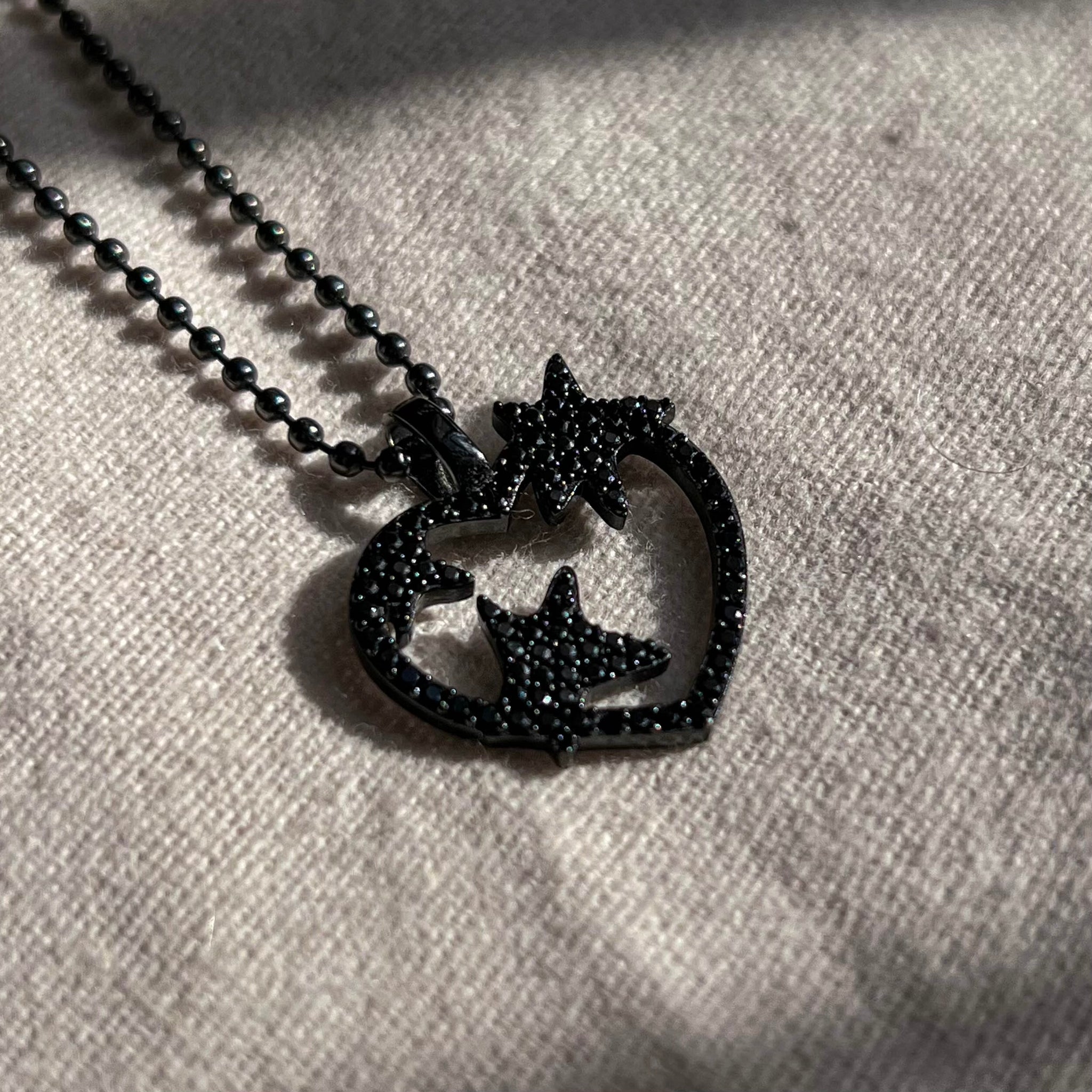 coeur necklace, noire